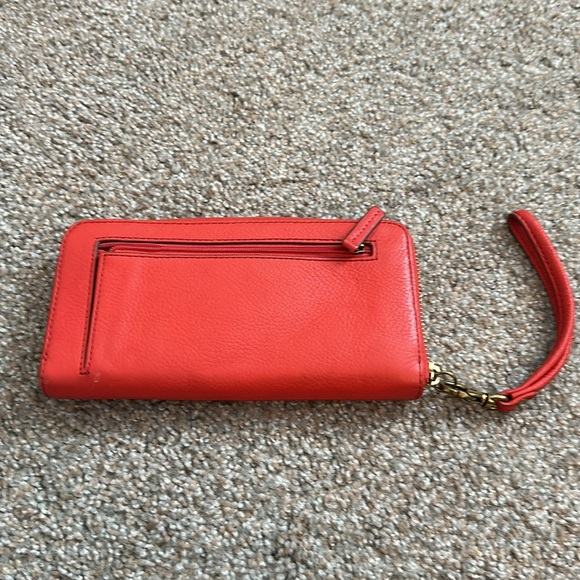 Fossil Leather Wristlet Wallet Orange with removable wrist strap - Picture 2 of 6
